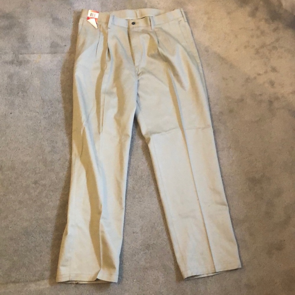 Lee Pleated Khaki Pants